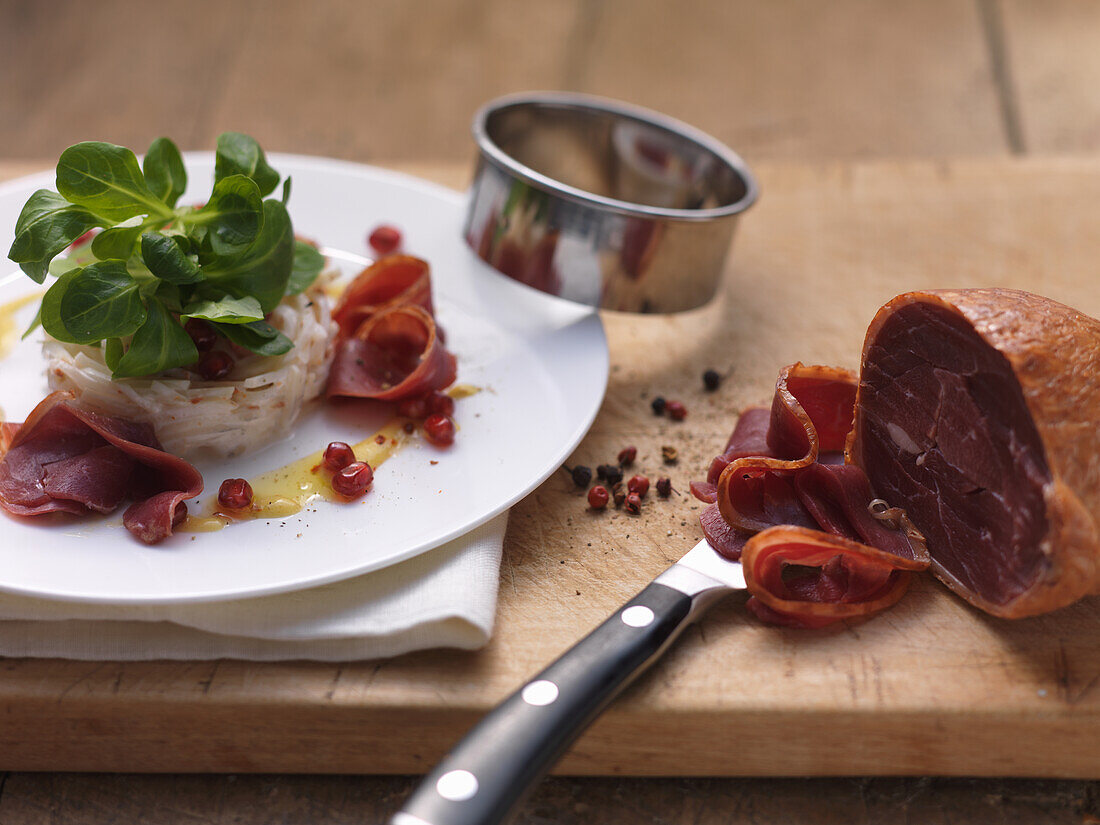 Smoked goose breast with marinated celery