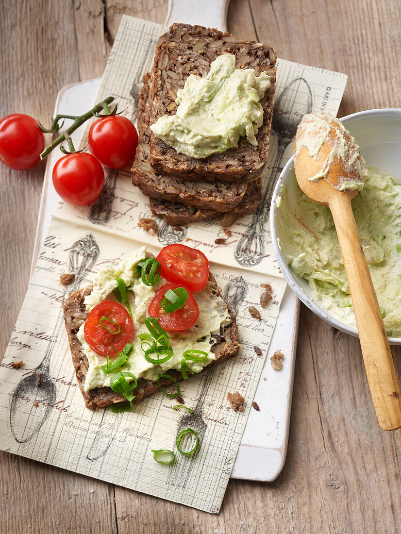 Avocado and leek spread