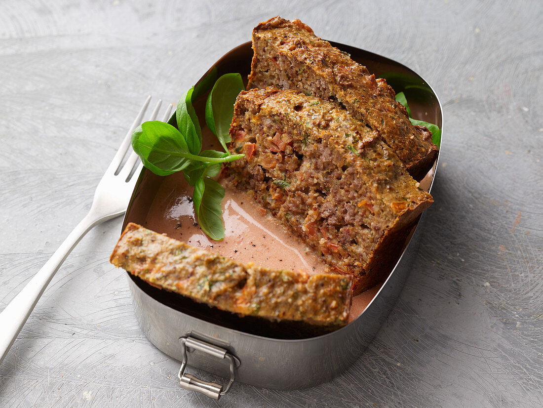 Nut meatloaf with tomato sauce