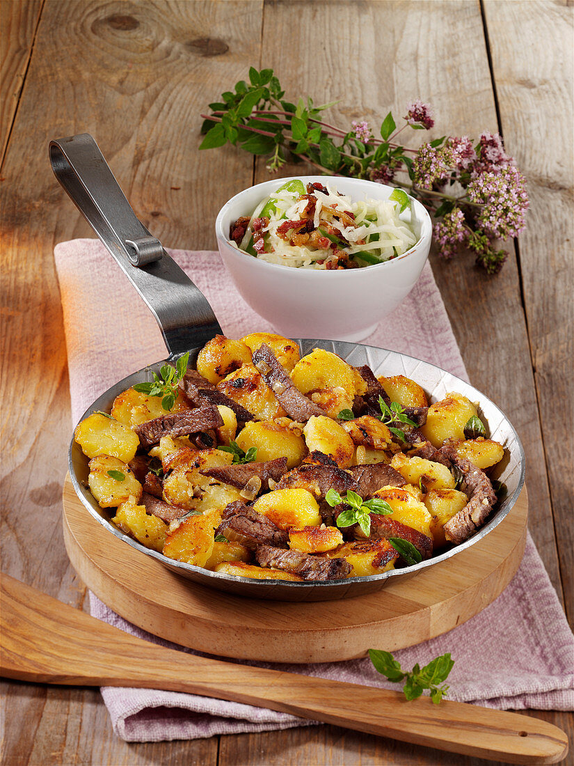Styrian country-style hash with beef and potatoes