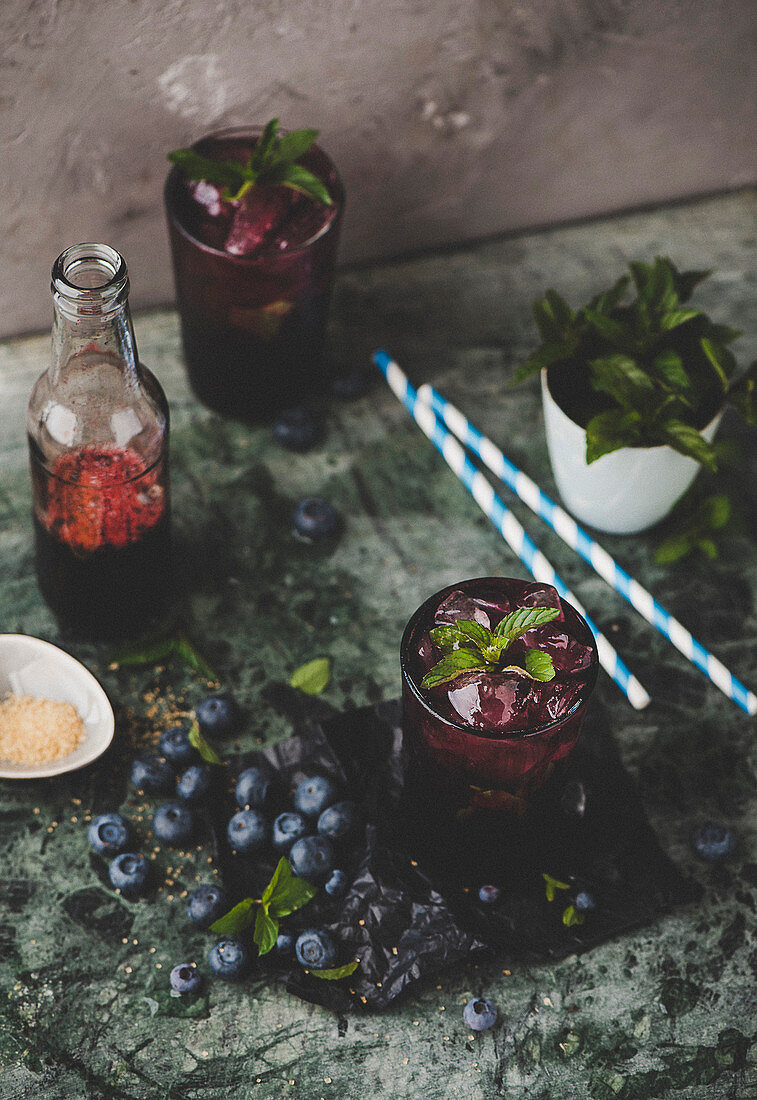 Cocktails with blueberries