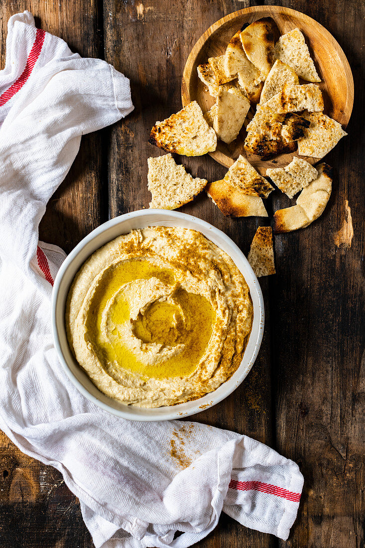 Hummus mit Fladenbrot