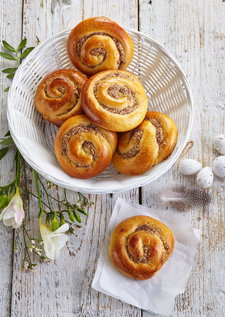 Sweet rolls with cinnamon and nuts