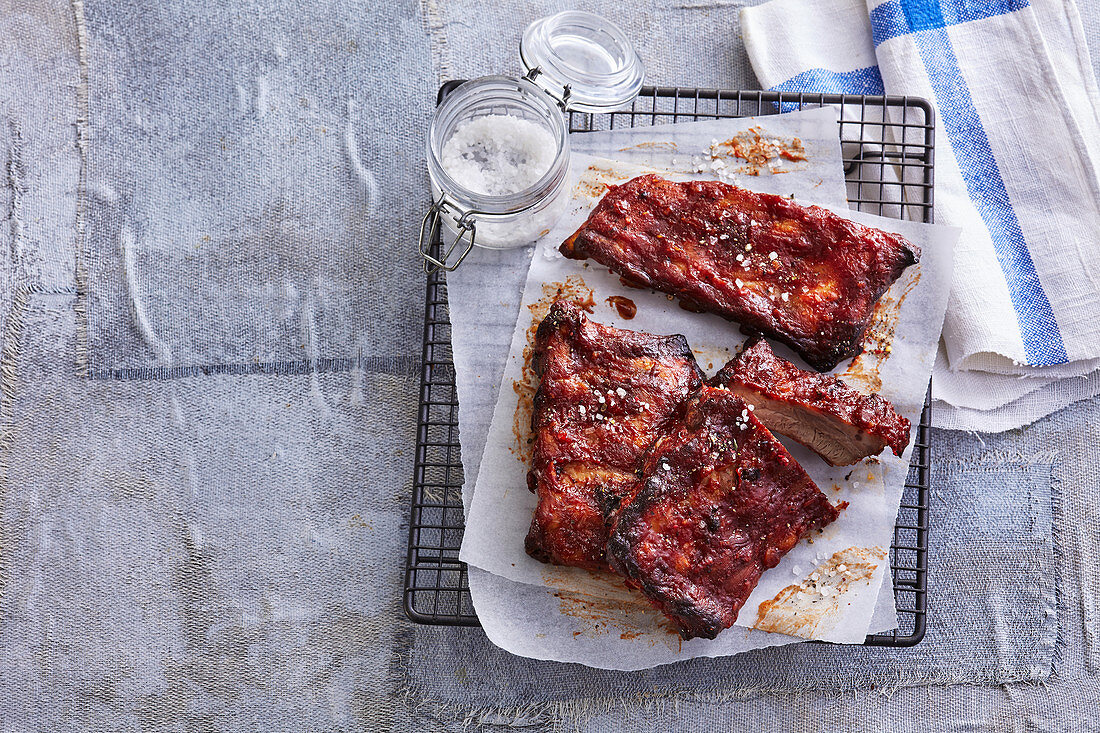 Roasted ribs marinated with coffee
