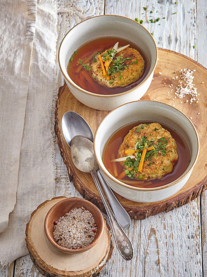 Kaspressknödel in broth