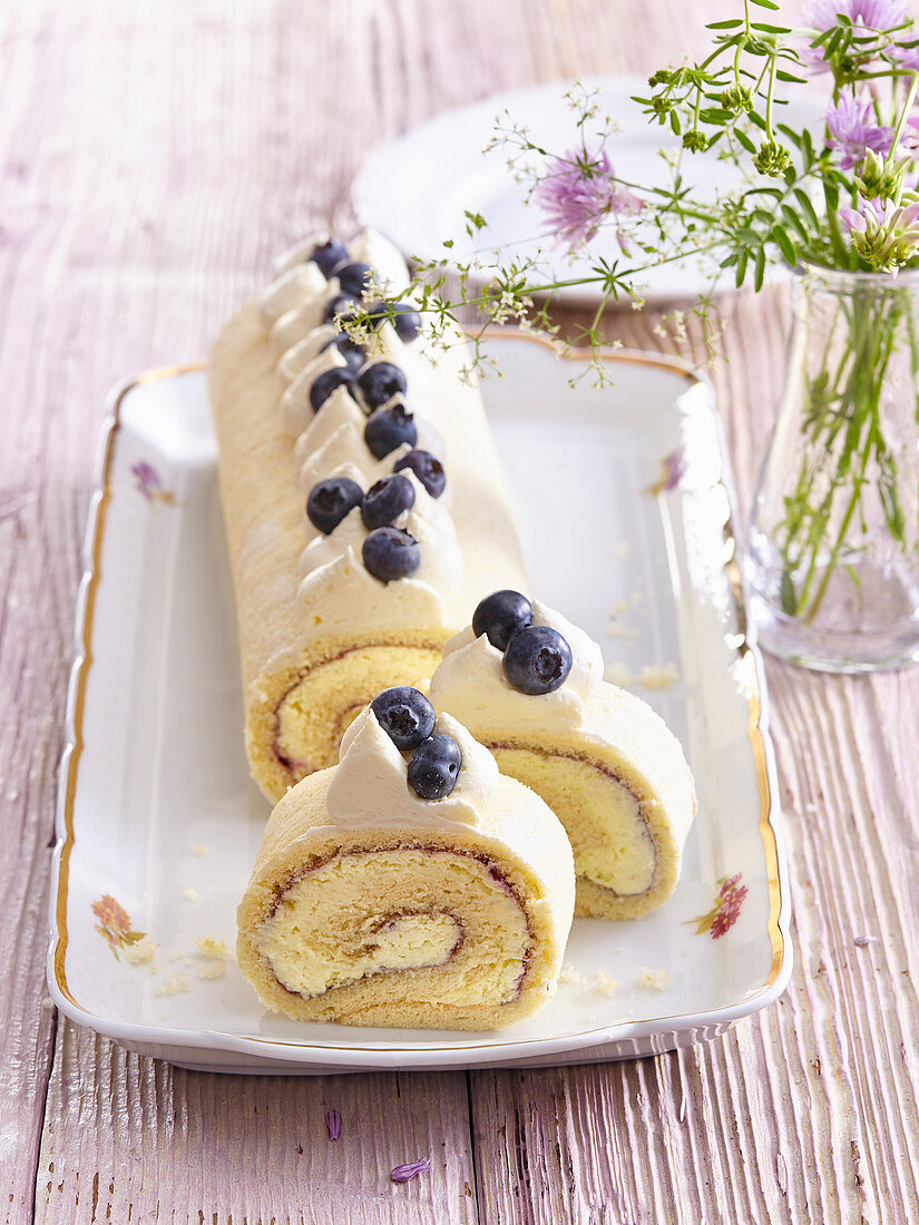 Cream-colored blueberry Swiss roll