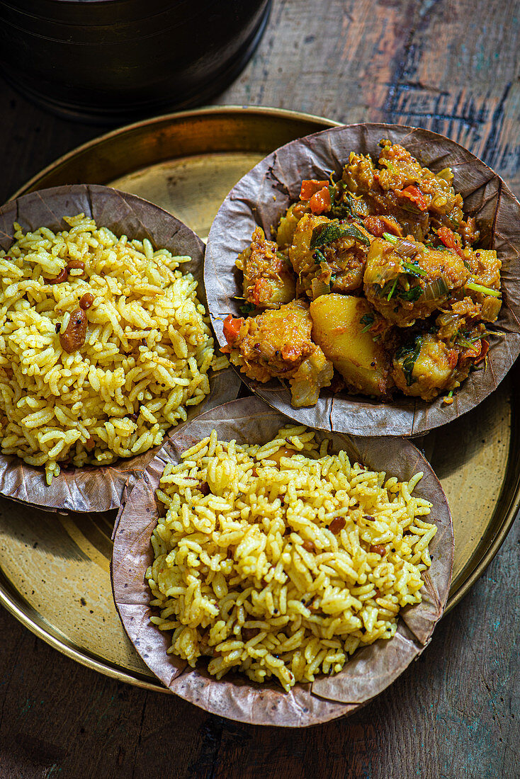Tamarindenreis und Kartoffelcurry (Indien)