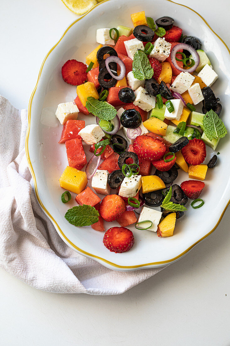 Griechischer Salat mit Wassermelone