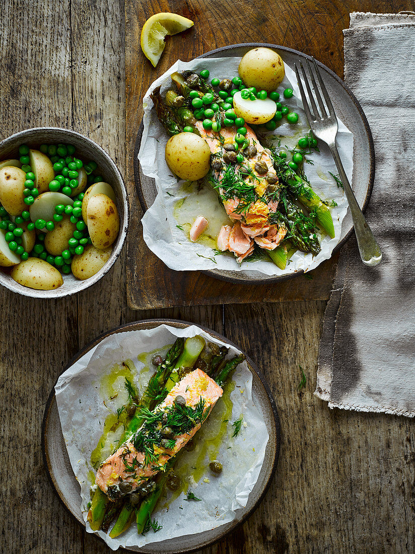Healthy Salmon and Asparagus Parcels