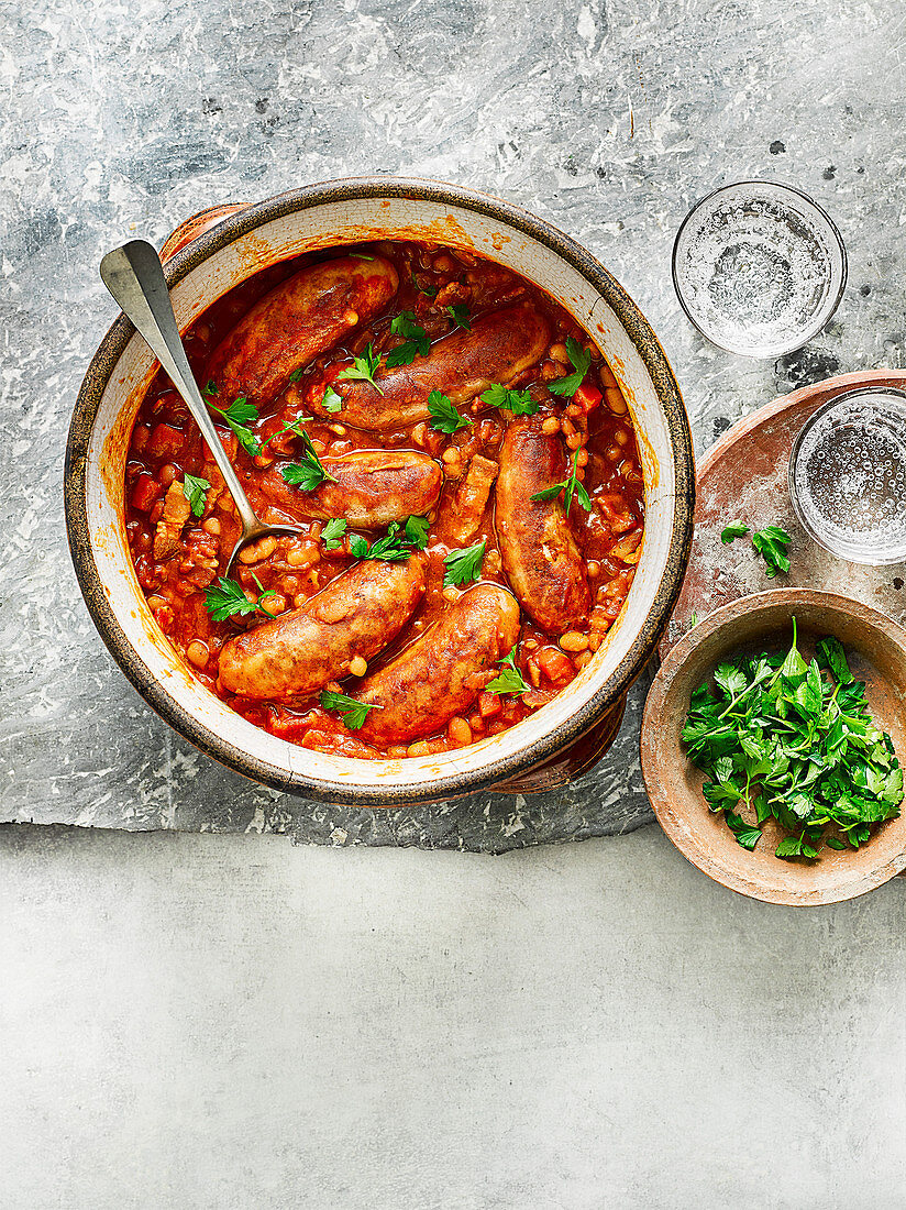 Boston Baked Beans mit Würstchen