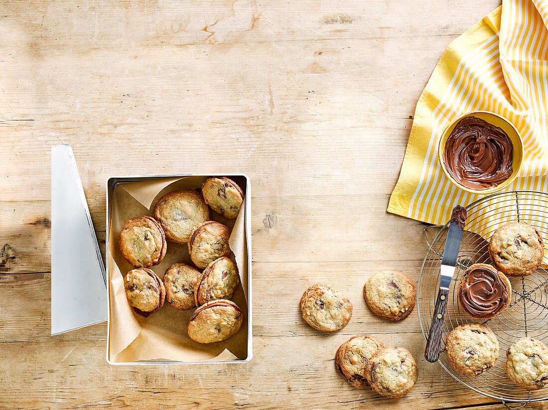 Hazelnut and chocolate cookie sandwiches