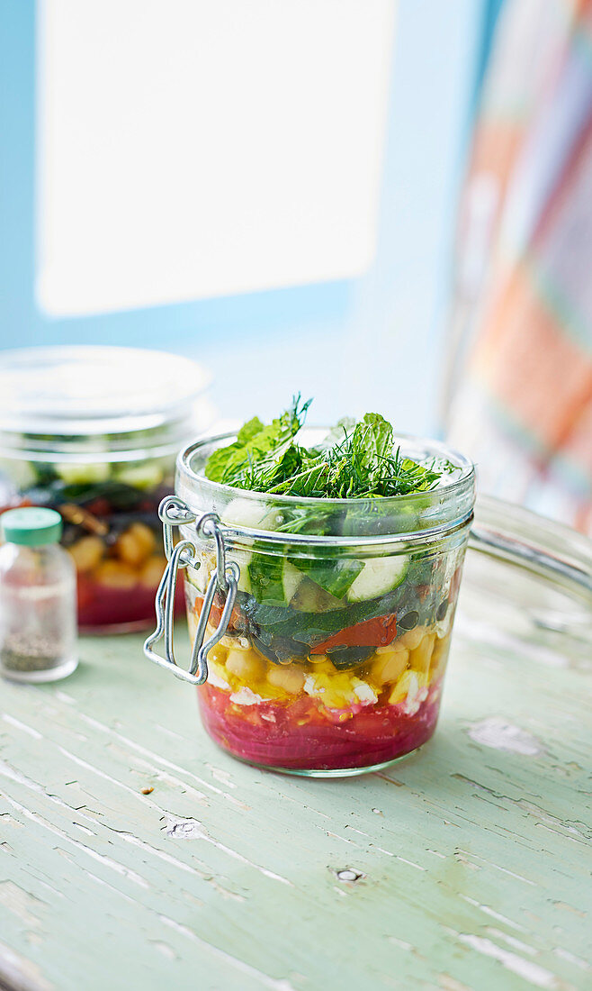 Grillgemüse-Salat im Glas
