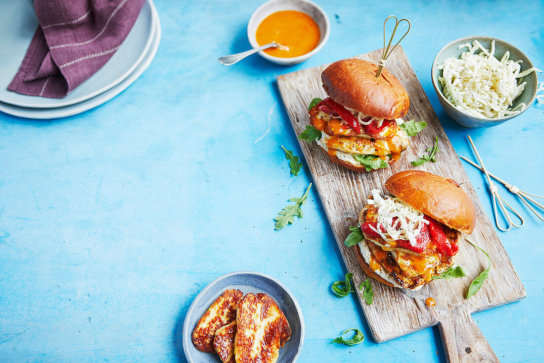 15 minute chicken and halloumi burgers