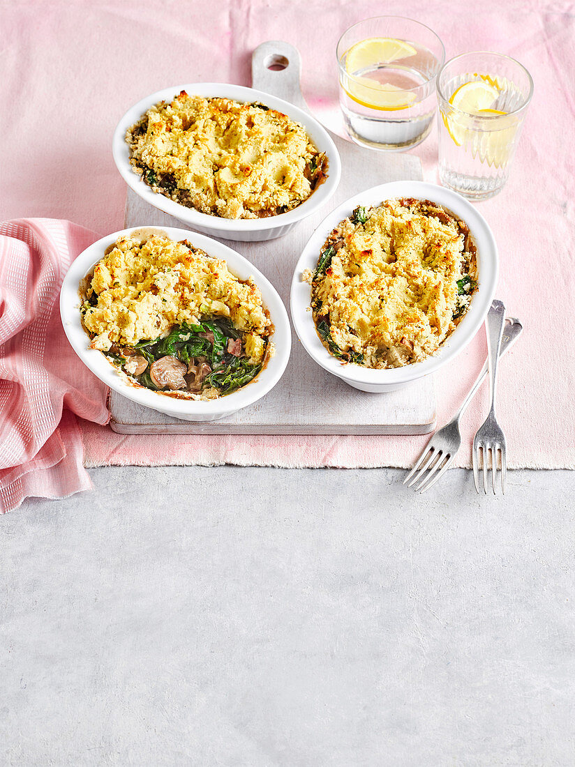 Pot Pies mit Butterbohnen, Pilzen und Bacon