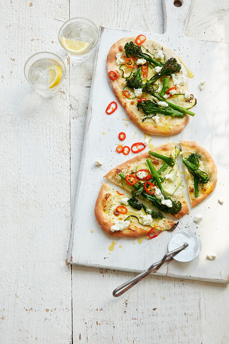 Broccoli and goat's cheese pizzettes