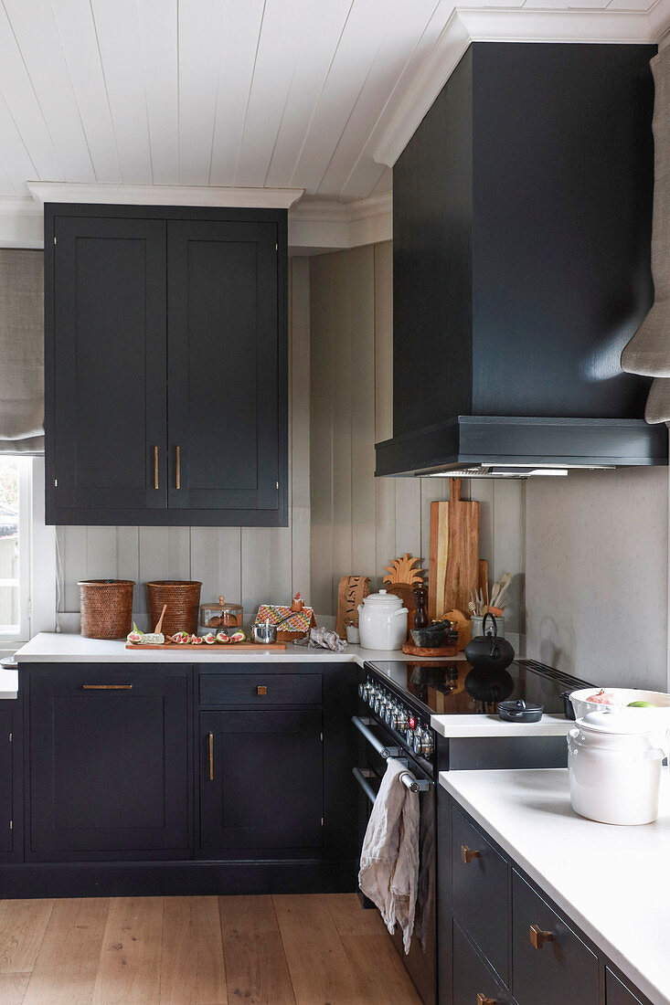 Dark kitchen cabinets