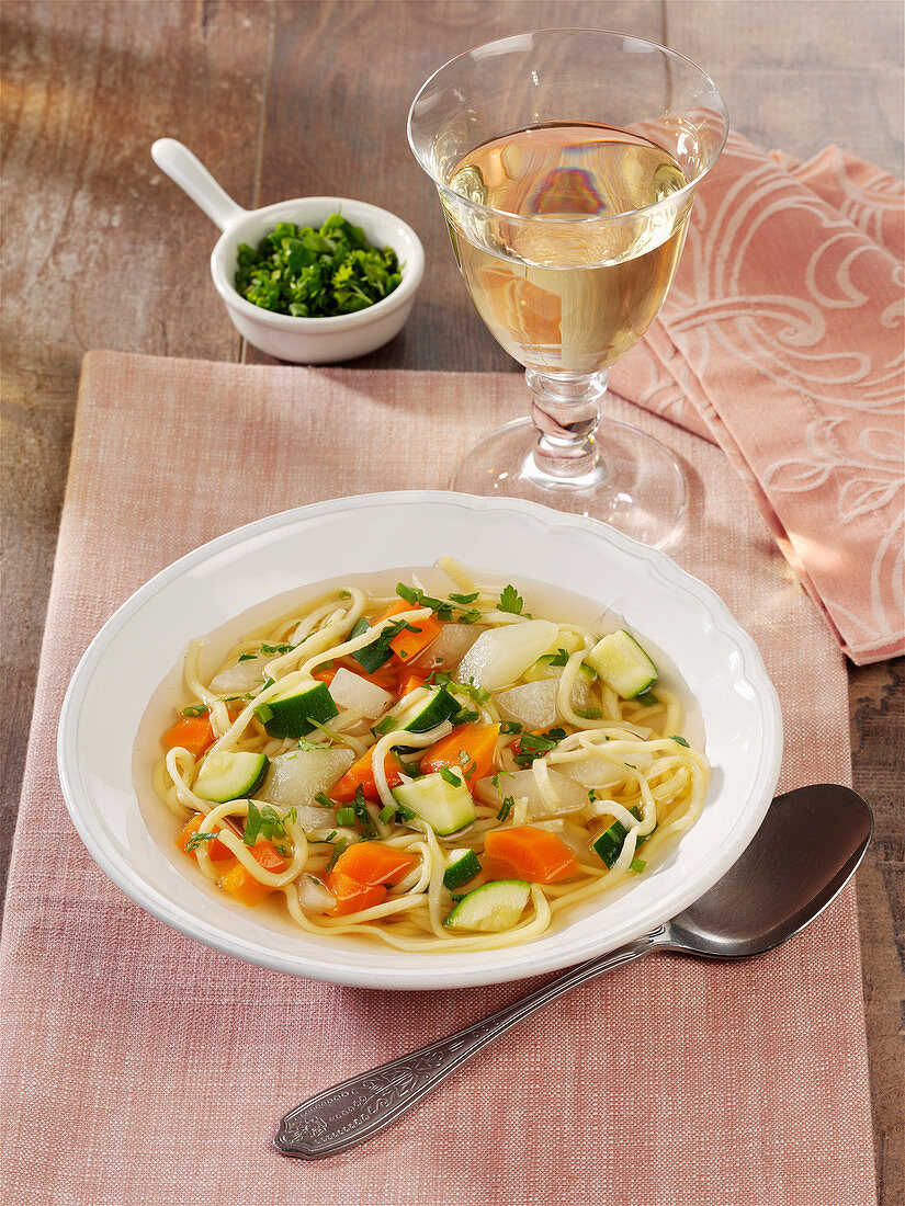 Vegetarian noodle stew with kohlrabi, carrots and zucchini