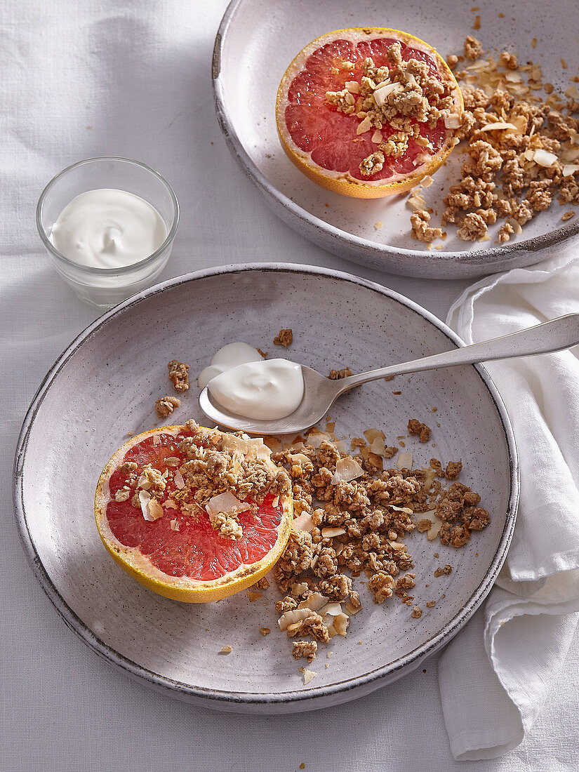 Grilled grapefruits with coconut granola