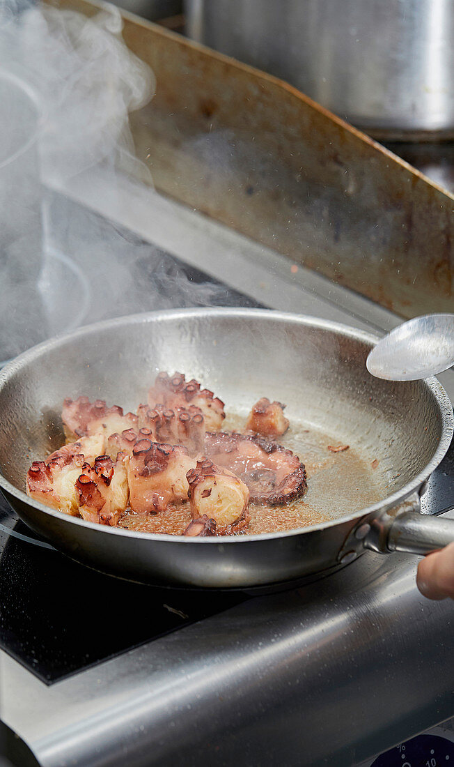 Octopus prepare in the pan