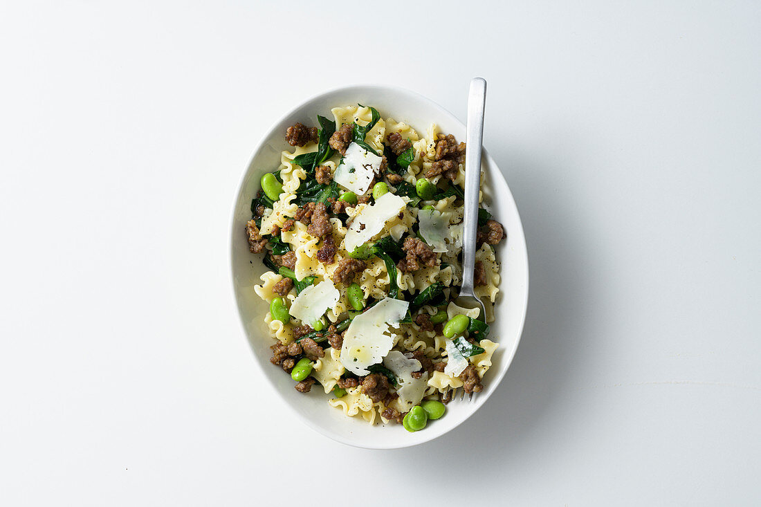 Maltagliati with broad beans, Catalogna chicory and salsiccia