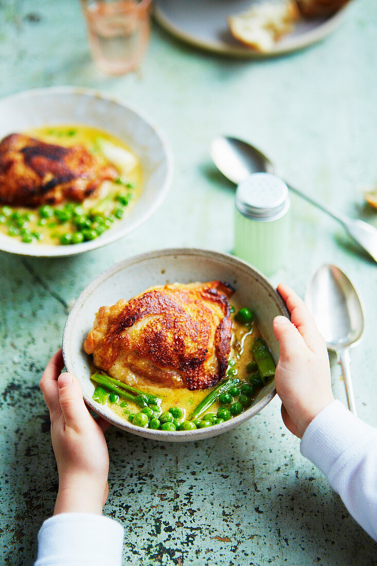 Slow cooker honey mustard chicken thighs