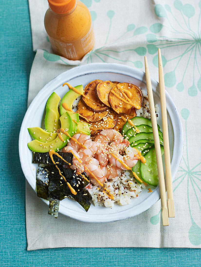 Rice and quinoa prawn sushi bowl