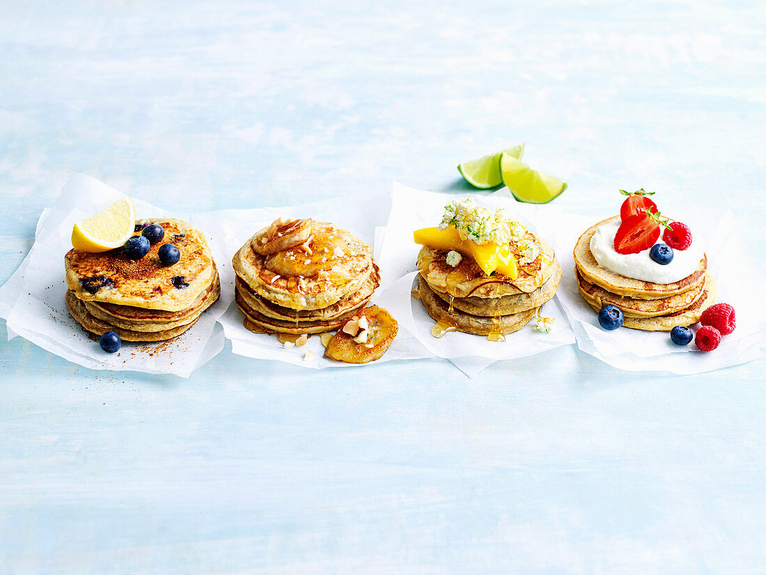 Pancakes mit vier verschiedenen Toppings