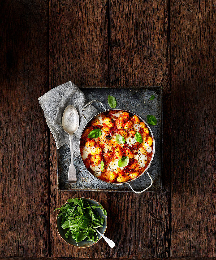 Überbackene Gnocchi mit Chorizo und Mozzarella