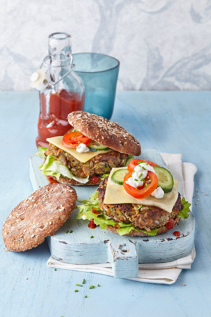 Vegetable burgers with cheese and feta cream