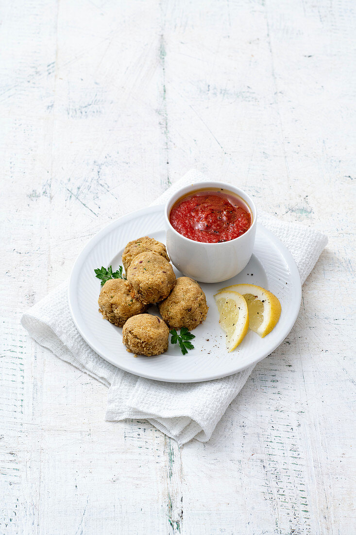 Falafel mit Tomatensauce