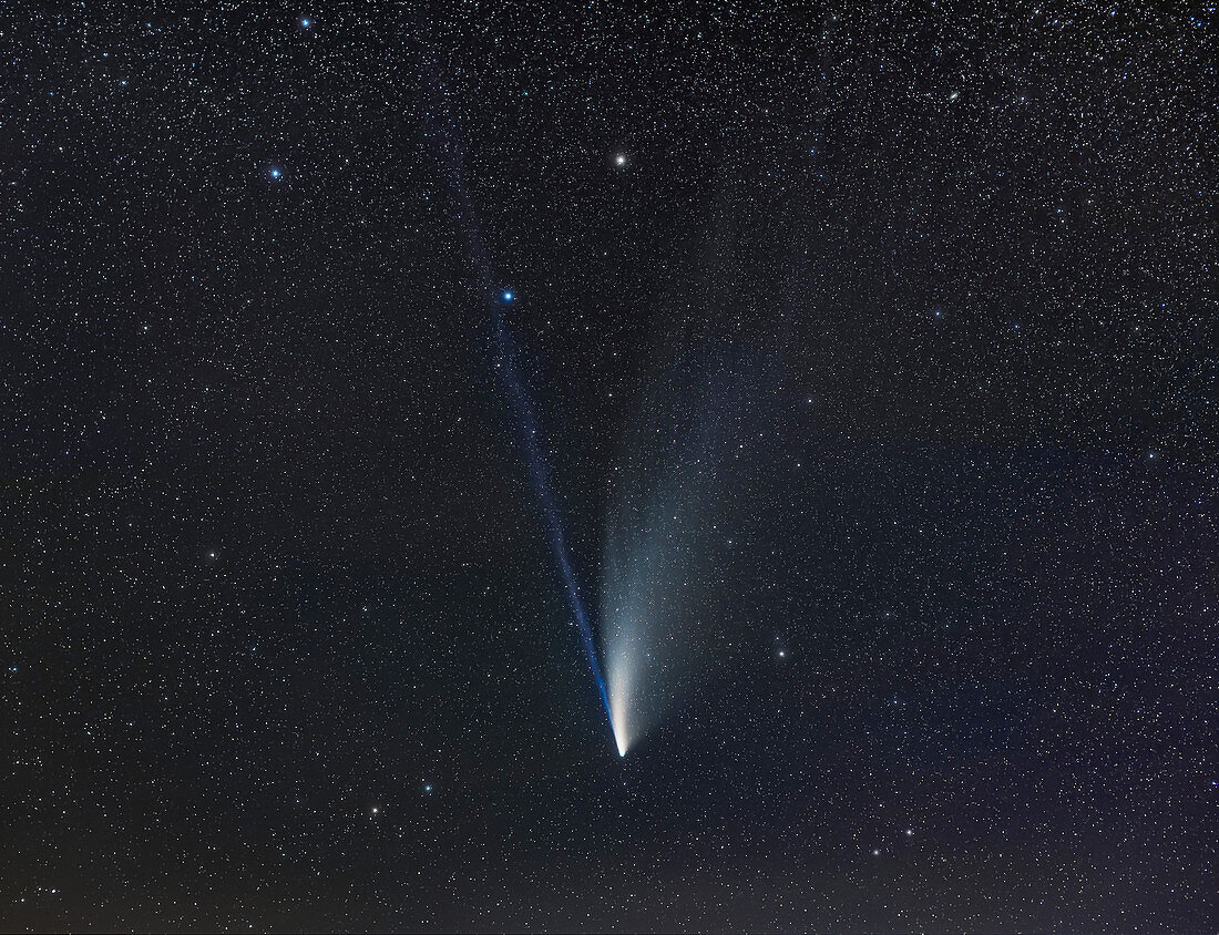 Comet NEOWISE below the Big Dipper, July 2020