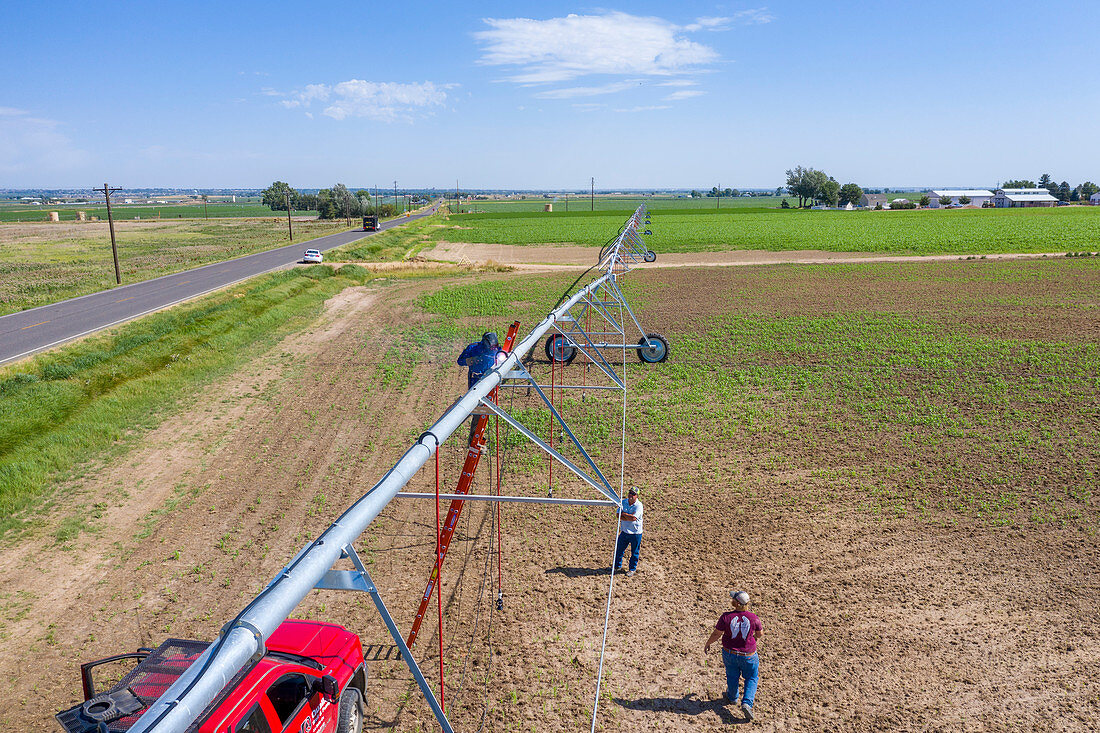 Center pivot Irrigation isntallation