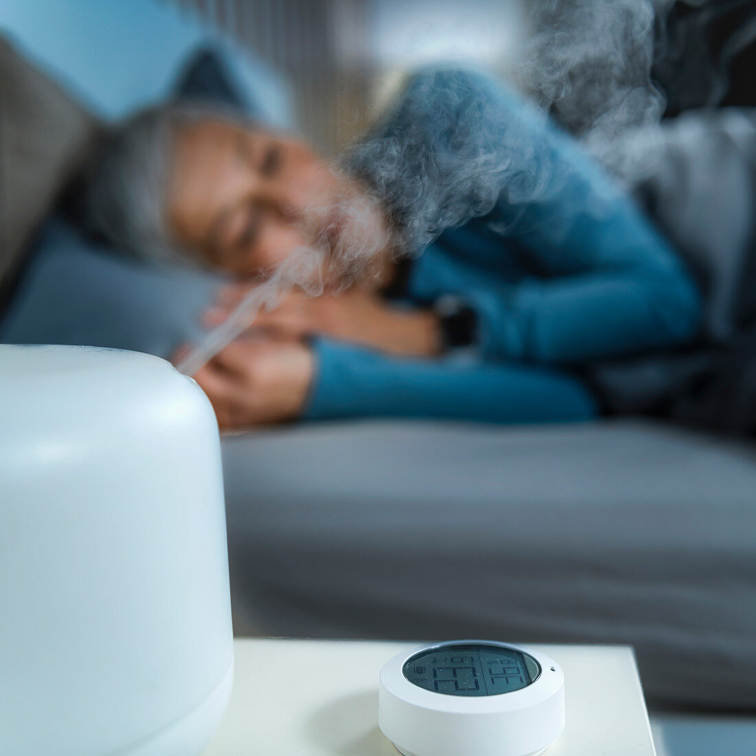 Air humidifier in bedroom