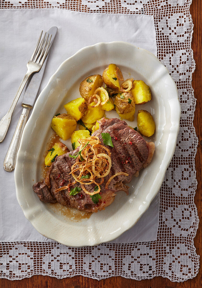 Wiener Roastbeef mit Ofenkartoffeln