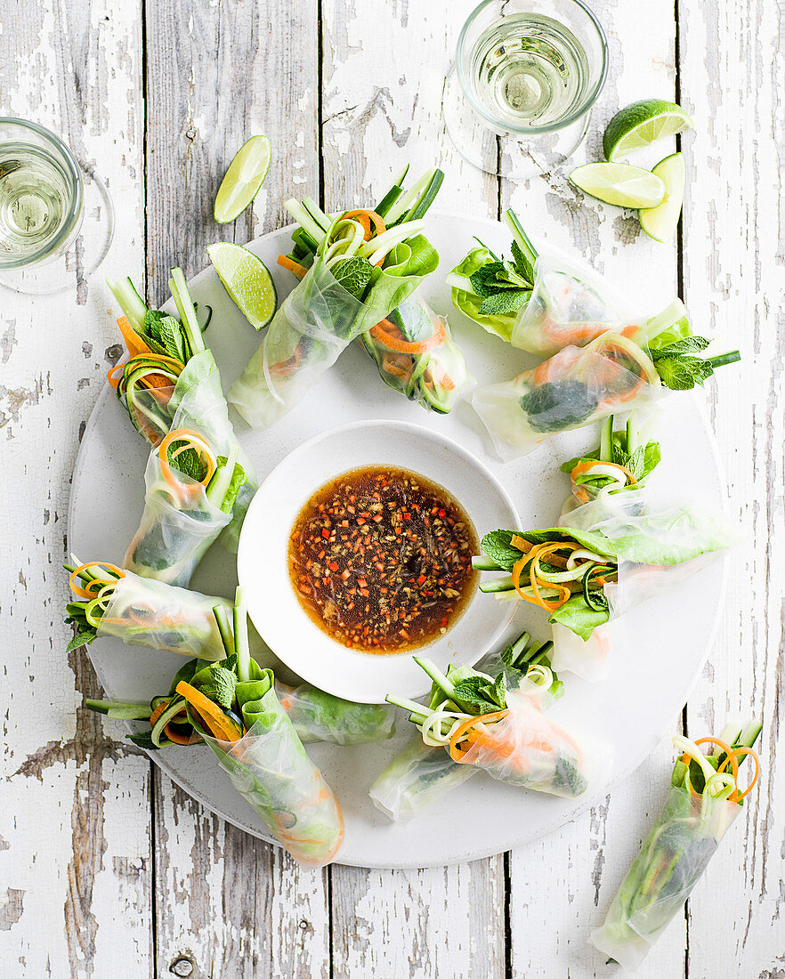 Rice paper rolls with vegetable