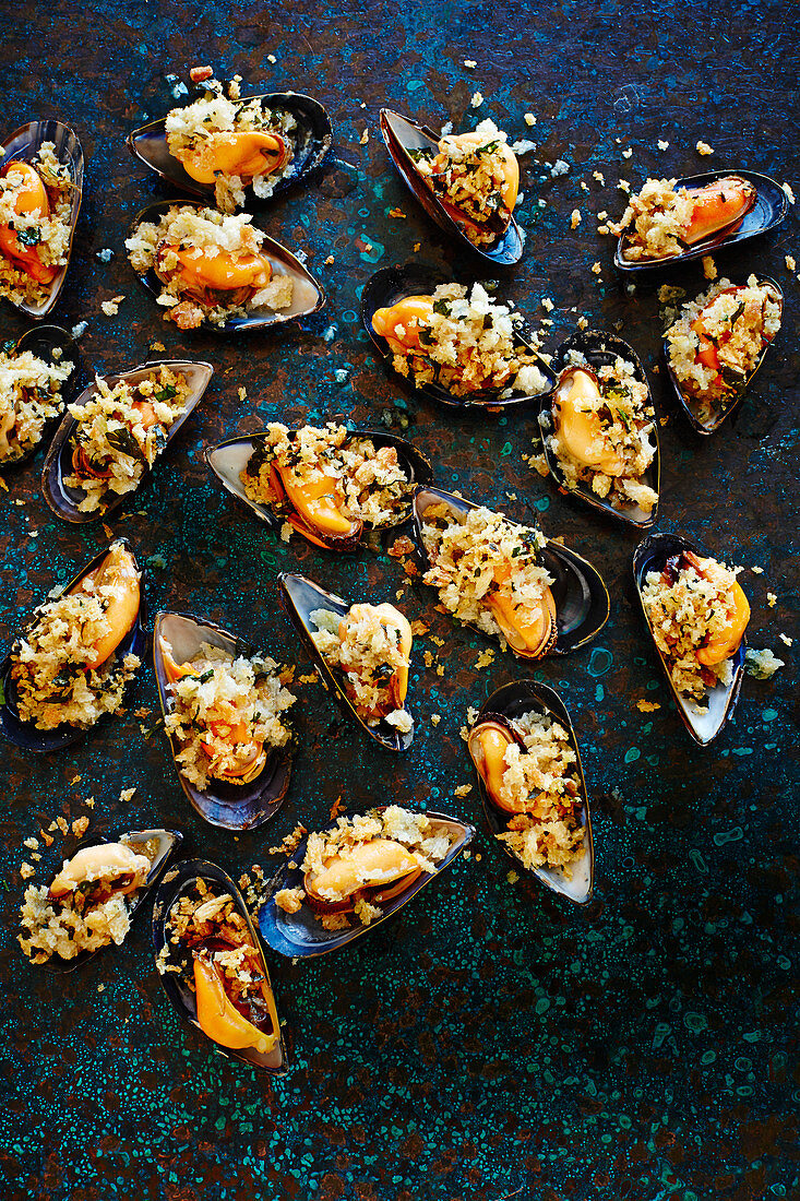 Grilled mussels with gremolata crumbs