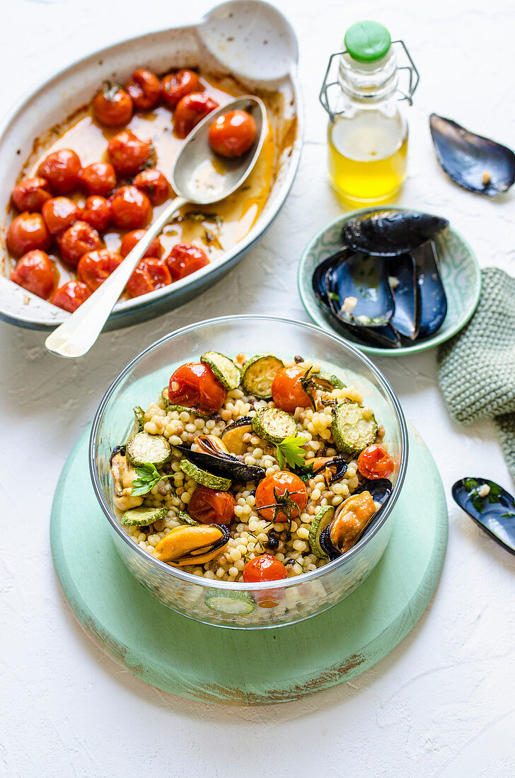 Fregola with mussels and vegetables