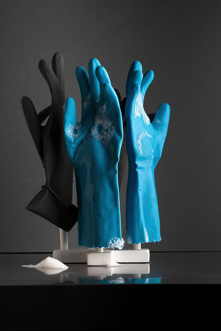 Rubber dishwashing glove
