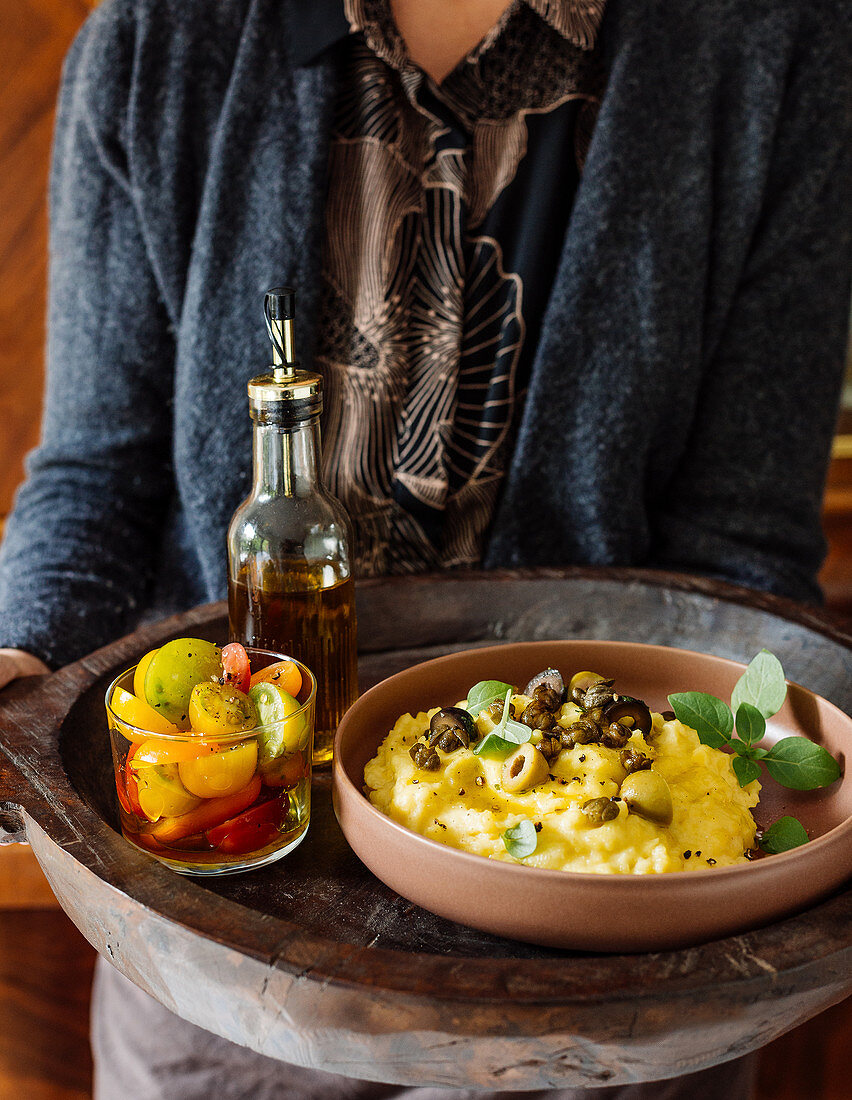 Mediterranean mashed potatoes with fried capers