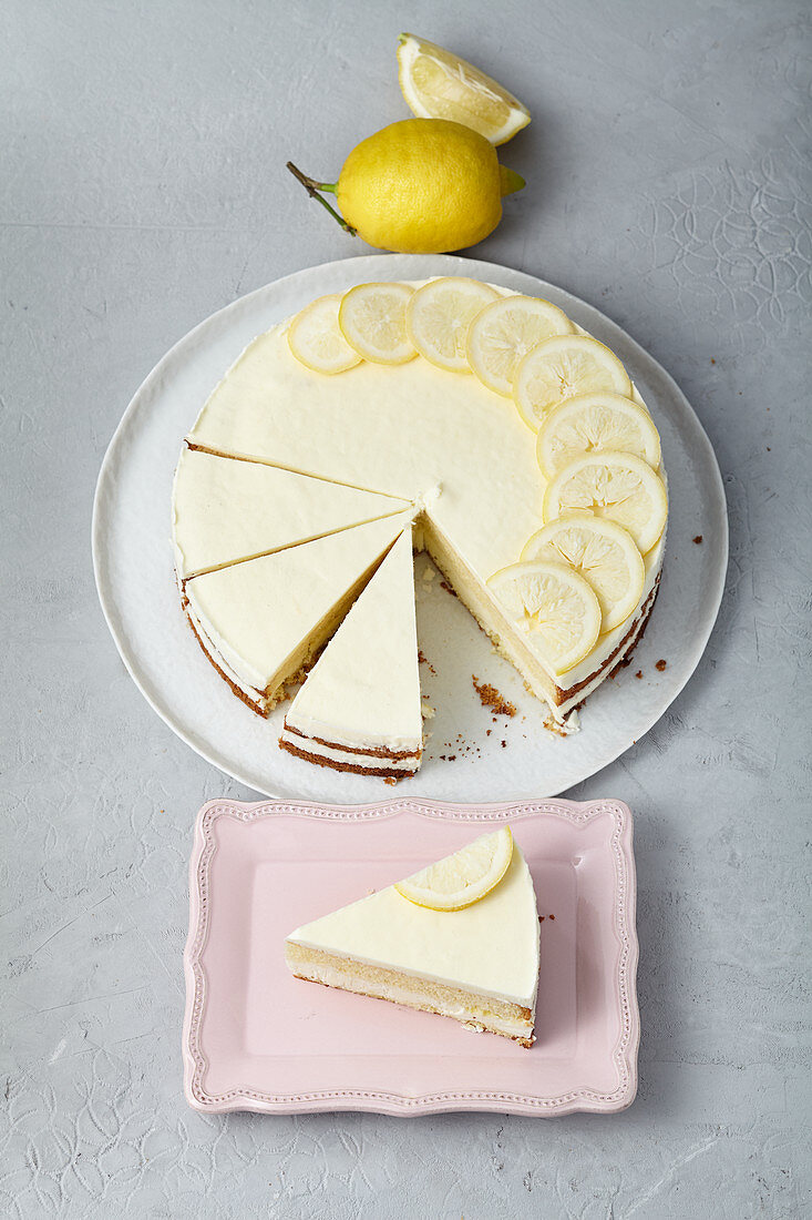 Iced limoncello curd cream cake