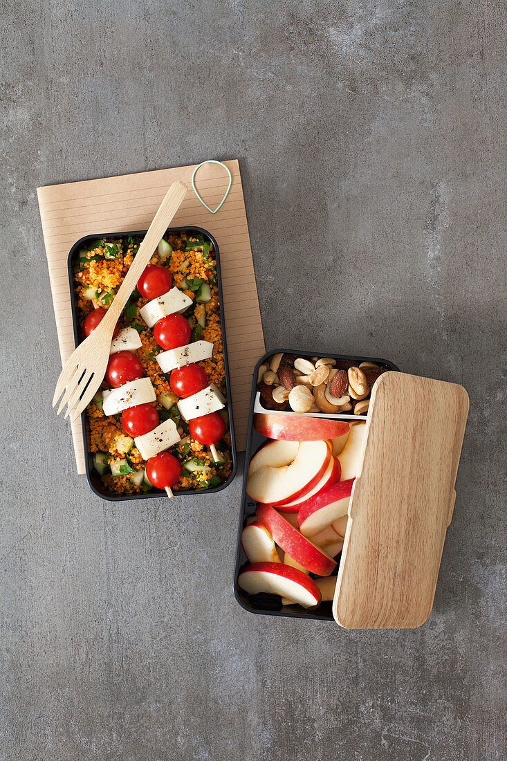 Couscous salad with tomato and mozzarella skewers 'To Go'