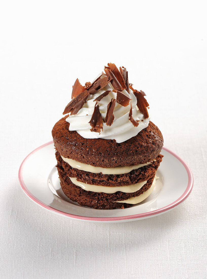 Schokoladencupcake mit Vanillecremefüllung