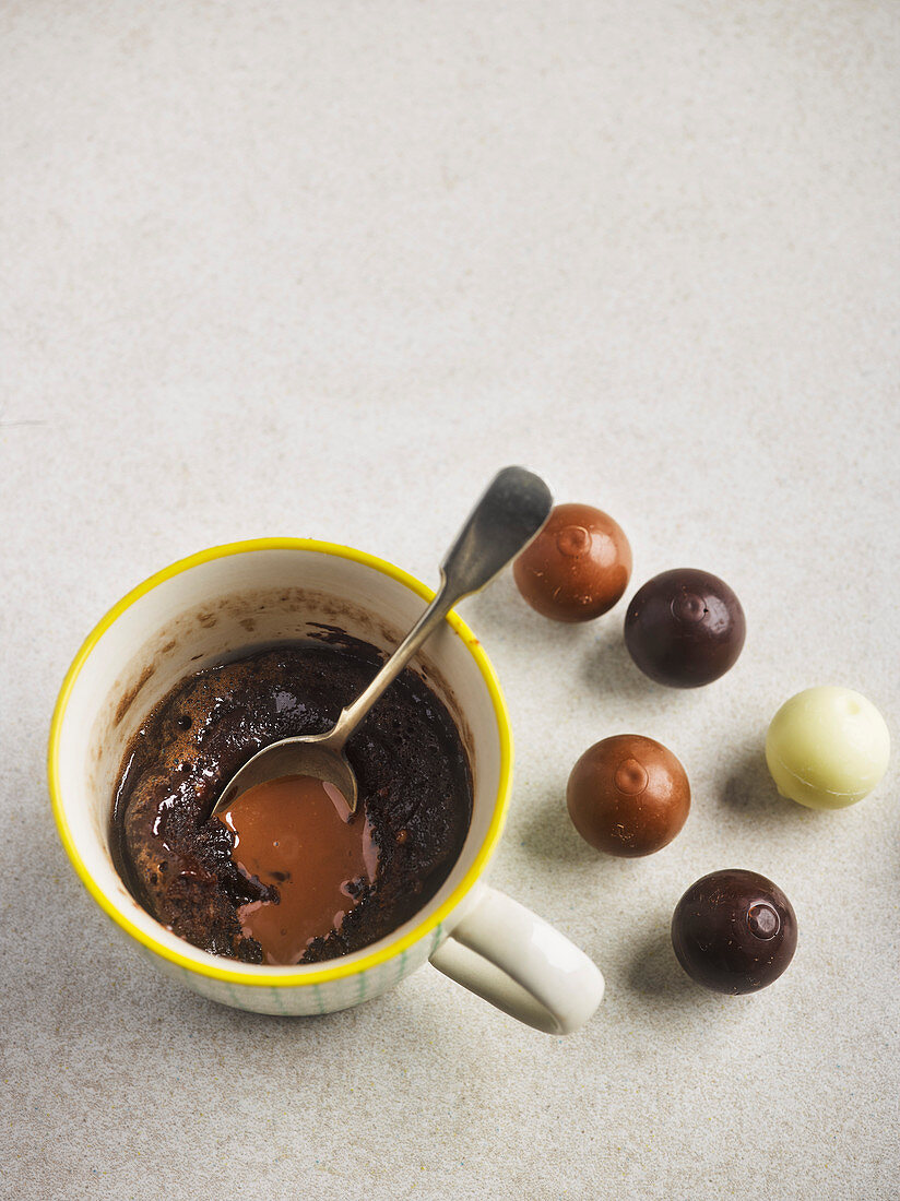 Melt-in-the-middle mug cake