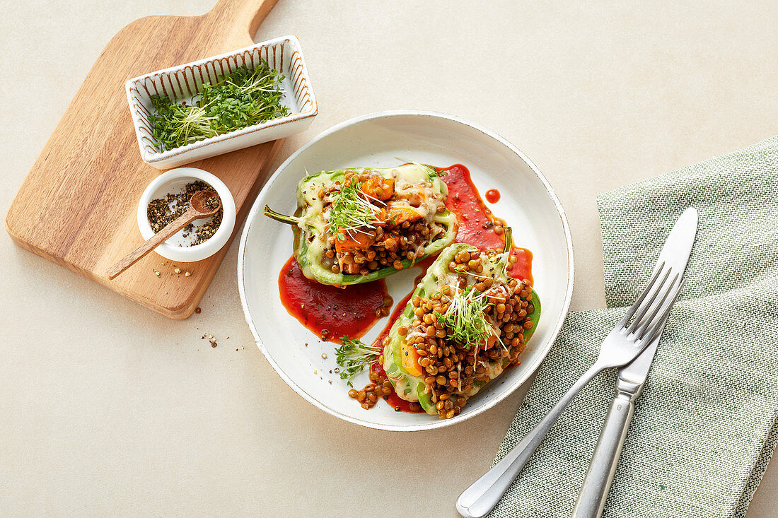 Gefüllte Paprika mit Kürbis und Linsen