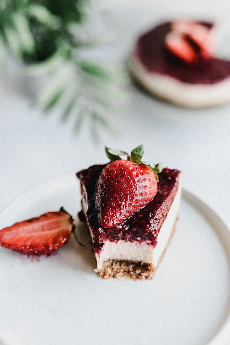 Cheesecake with strawberry mousse and fresh strawberry