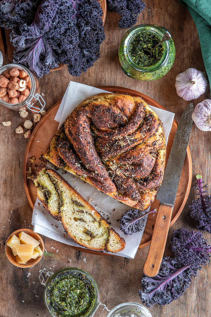 Brot mit Grünkohlpesto