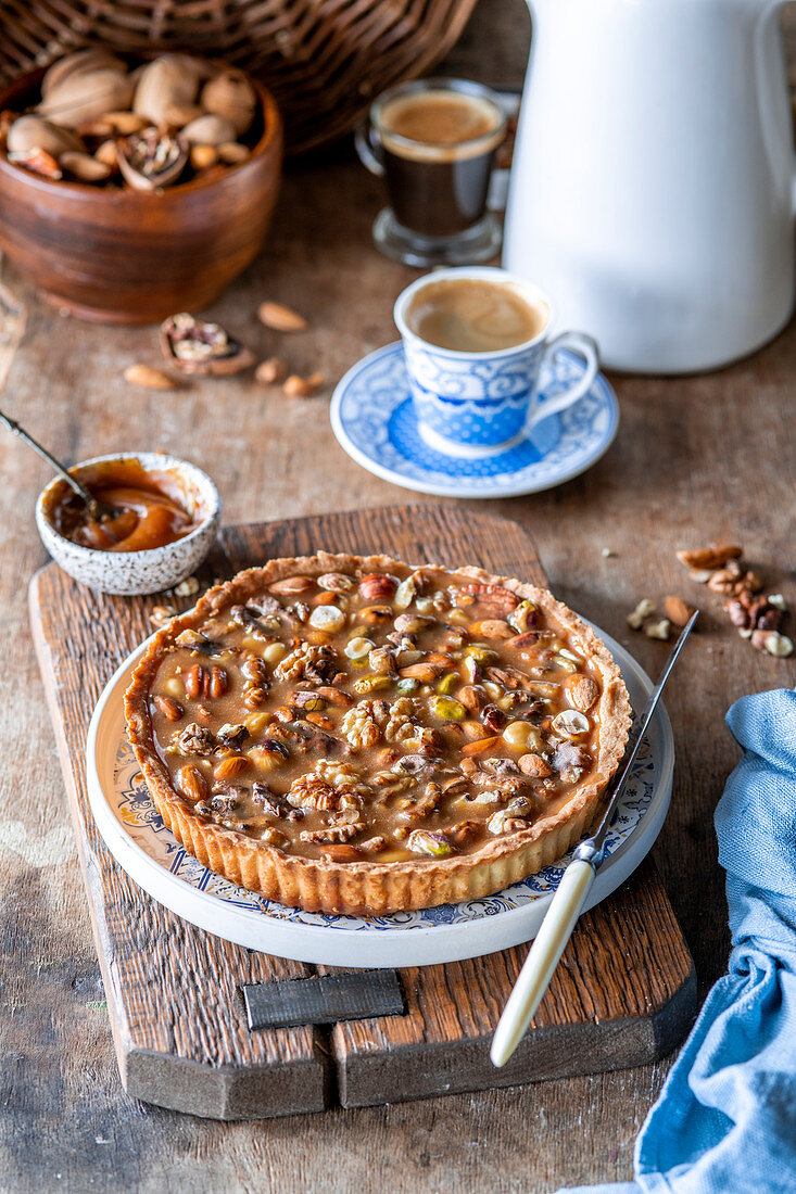 Caramel nut tart