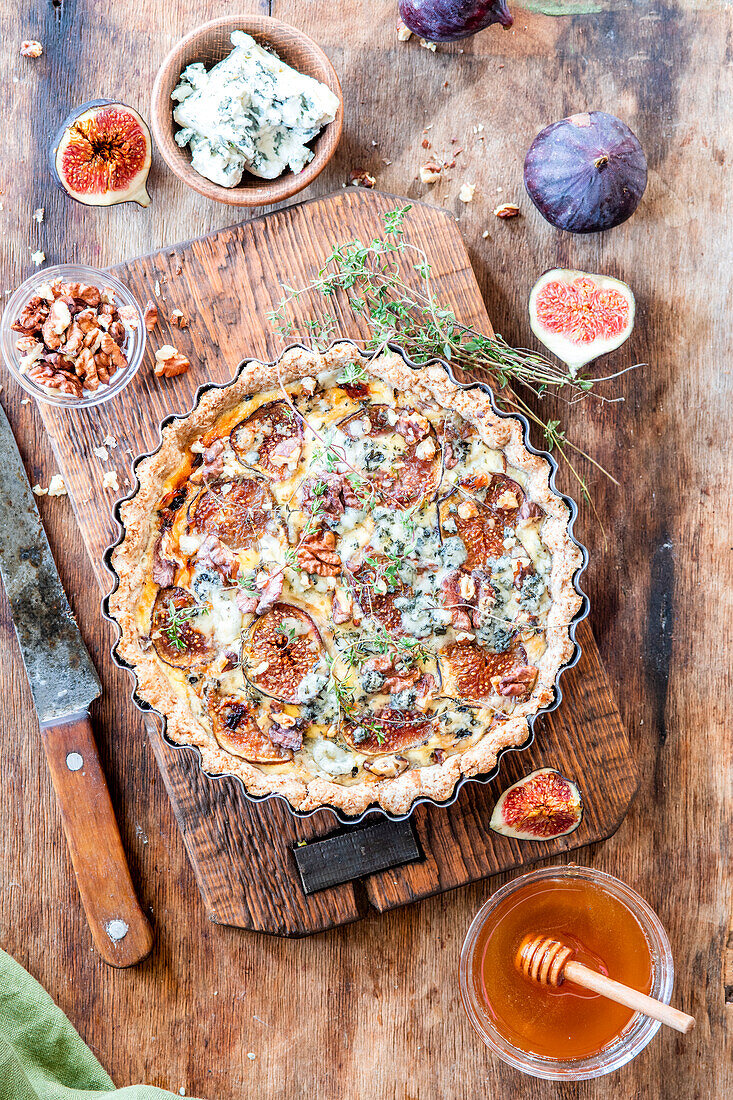 Fig and blue cheese pie