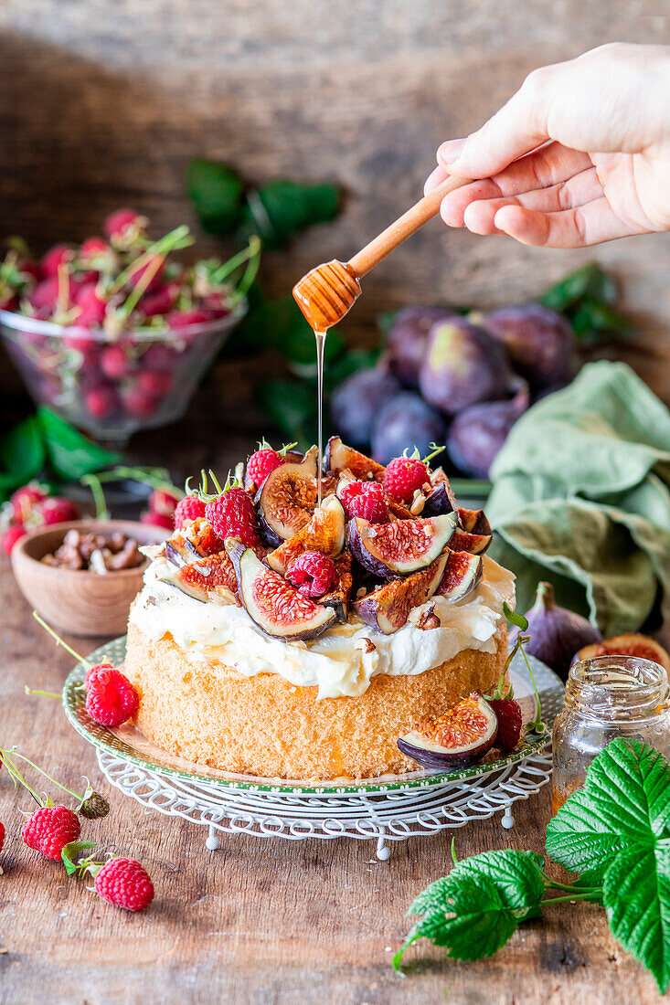 Fig and raspberry cake