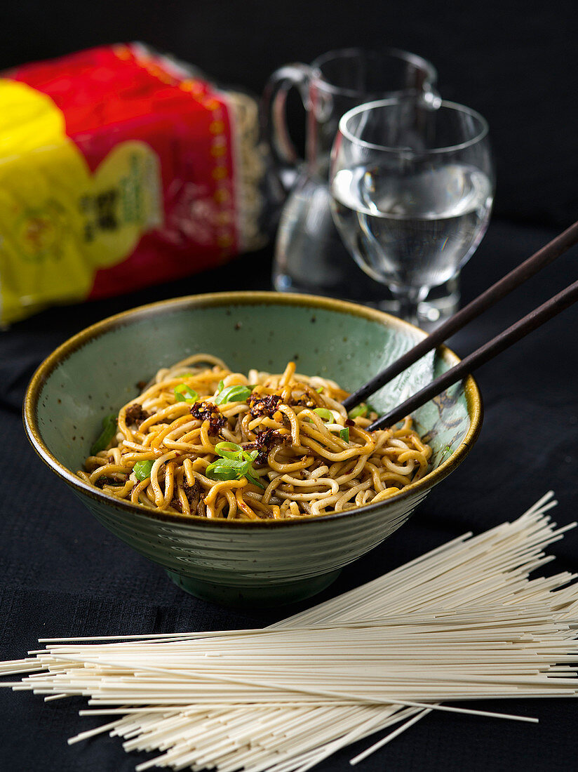Dan-Dan-Mian – Chinese egg noodles in a minced-meat and chilli oil sauce